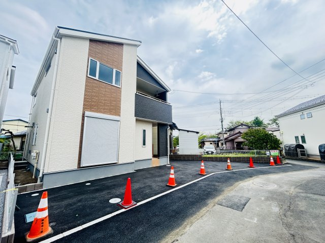 新築　高崎市倉賀野町第2　2号棟の駐車場|現地写真　駐車スペースは並列4台分可能です！
