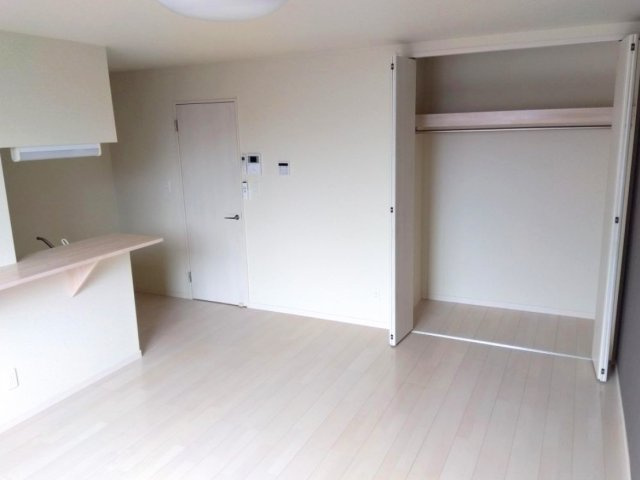 クレアージュ江陽Aの居間・リビング