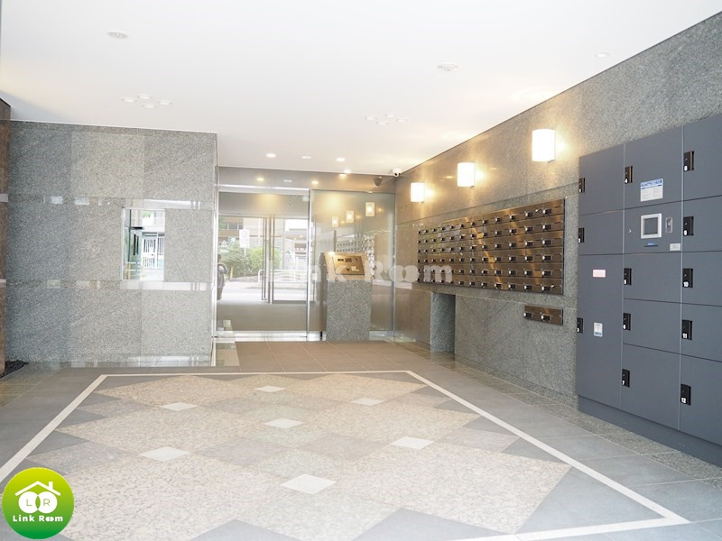 ルーブル大島弐番館のエントランス