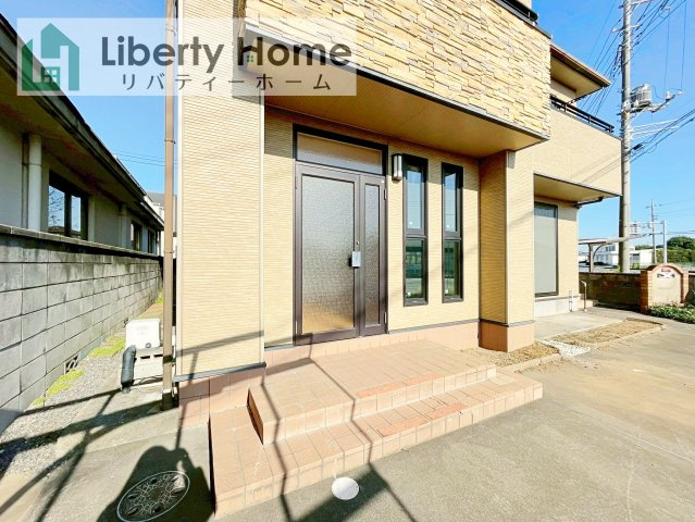 阿見町荒川本郷　中古戸建のエントランス|店舗部分