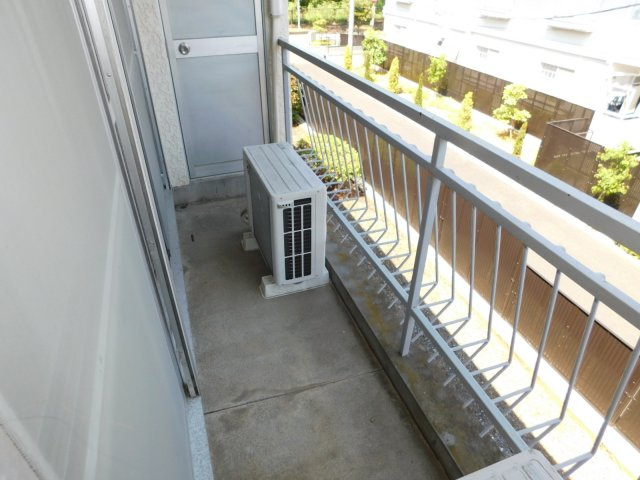 上水ハイツのバルコニー|同物件別部屋の写真です