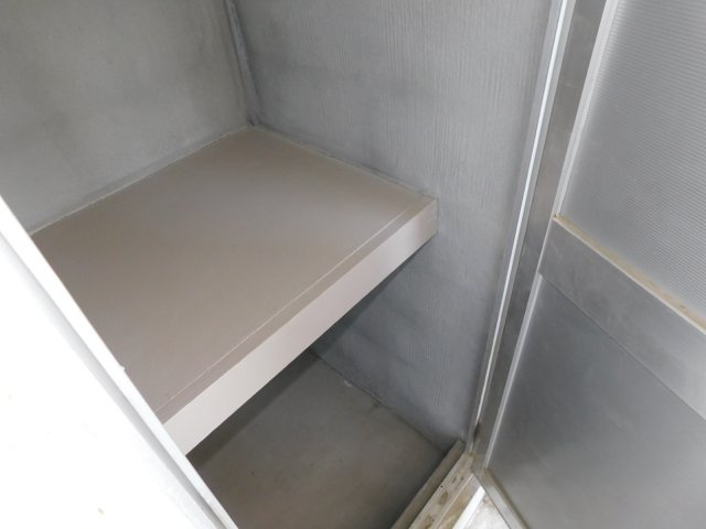 上水ハイツのその他|バルコニー収納(同物件別部屋の写真です)