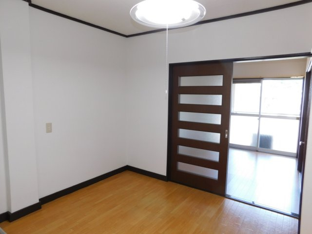 上水ハイツの内装|同物件別部屋の写真です