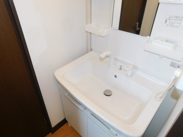 上水ハイツの洗面所|同物件別部屋の写真です