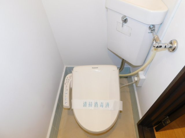 上水ハイツのトイレ|同物件別部屋の写真です