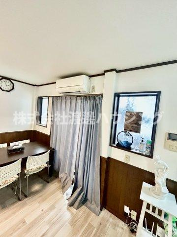 西成区岸里一戸建のその他|窓