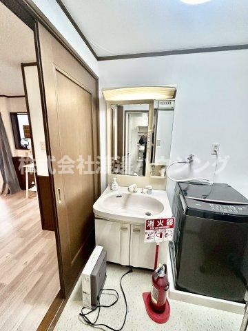 西成区岸里一戸建の洗面所