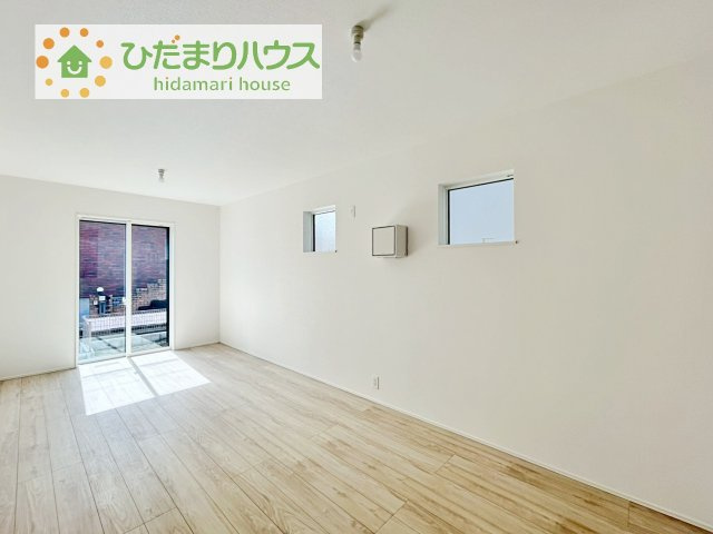 【居間・リビング】 | 我孫子市青山台2丁目第1期　新築戸建　2号棟 | 早くお仕事終わらせて、家に帰りたくなるようなリビングです(^^♪