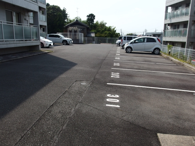 パルテールⅠの駐車場