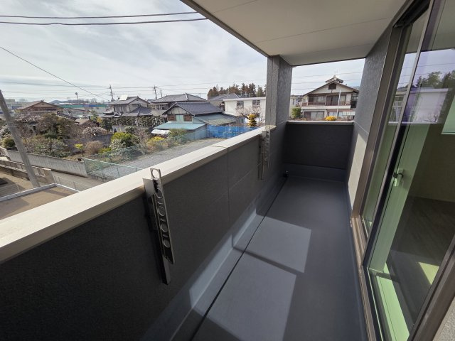 新築　桐生市相生町2丁目24-1期　LIGNAGE　1号棟のバルコニー|現地写真　インナーバルコニーなので急な雨でも安心です！