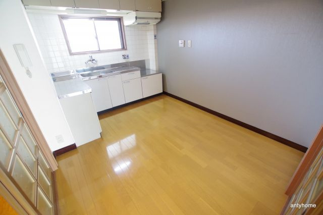 メゾン阪下　仲介手数料無料の居間・リビング