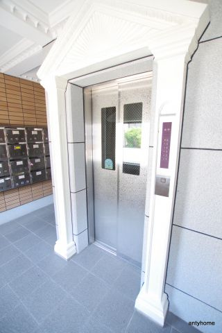 メゾン阪下　仲介手数料無料の玄関