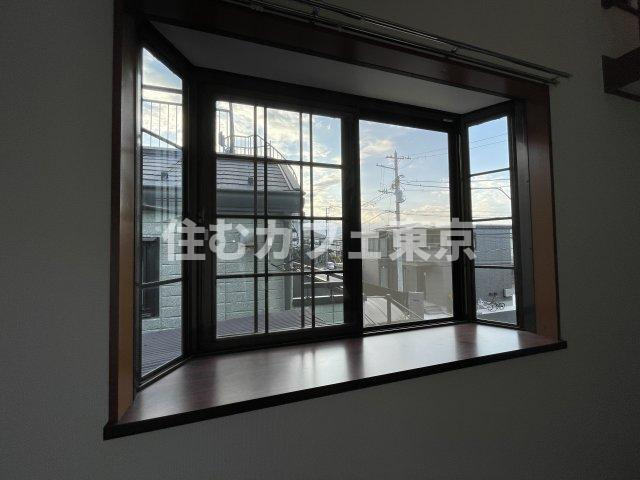 レジデンスATT立川の内装|出窓には物も置けそう