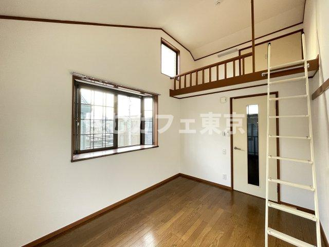 レジデンスATT立川の洋室|２面採光で明るい洋室です