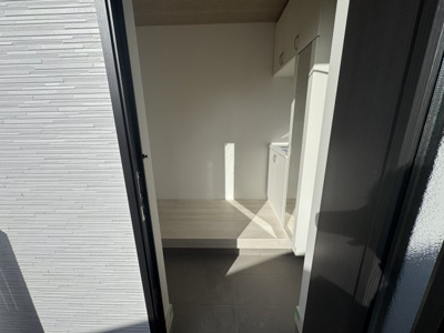 【玄関】 | うるま市石川4期（全2棟）ラスト2号棟 | 2号棟　十分な収納付き玄関♪SIC付き♪