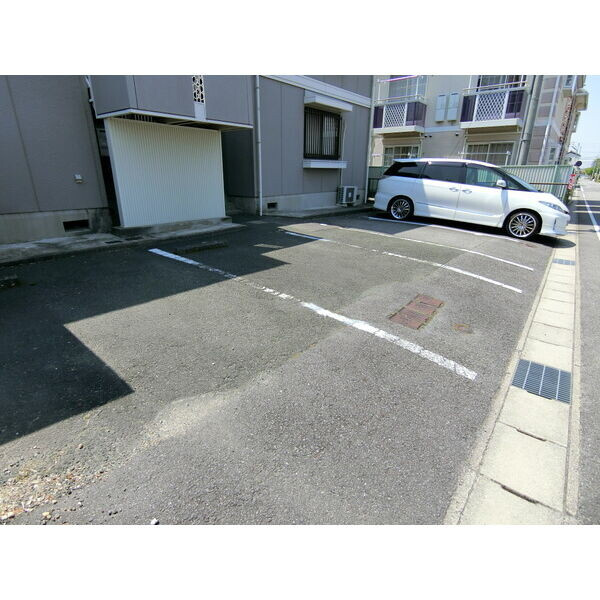 セジュール羽根北の駐車場