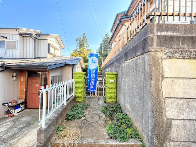 瀬谷区瀬谷3丁目　中古戸建ての外観|◆堂々たる趣ながら、主張し過ぎずどこか余裕を感じさせるシャープなフォルムで佇む邸宅は、晴天の空と照らし合わせる事で、本来あるべき完成形の姿を見せてくれます。
