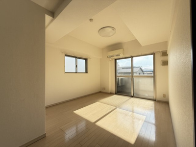 【居間・リビング】 | IKカーサ