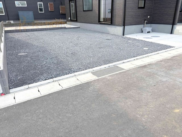 ひたちなか市足崎19期　新築戸建て　1号棟の駐車場|4台駐車できるカースペース！