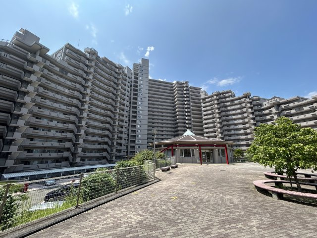 ネクステージ西神中央Ｂ棟の外観