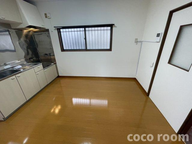 長房アパートの居間・リビング