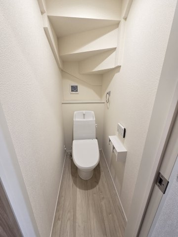 新築　桐生市相生町2丁目24-1期　LIGNAGE　2号棟のトイレ|現地写真　トイレは温水洗浄機能付きです！節水タイプなので家計に優しいトイレです！