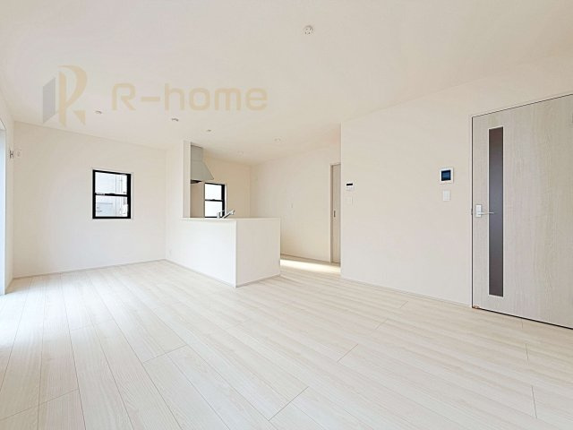 ひたちなか市足崎19期　新築戸建て　2号棟の居間・リビング|広くて明るいＬＤＫ♪ ゆったりくつろげるリビングスペースで、ご家族皆様の笑顔が溢れます。