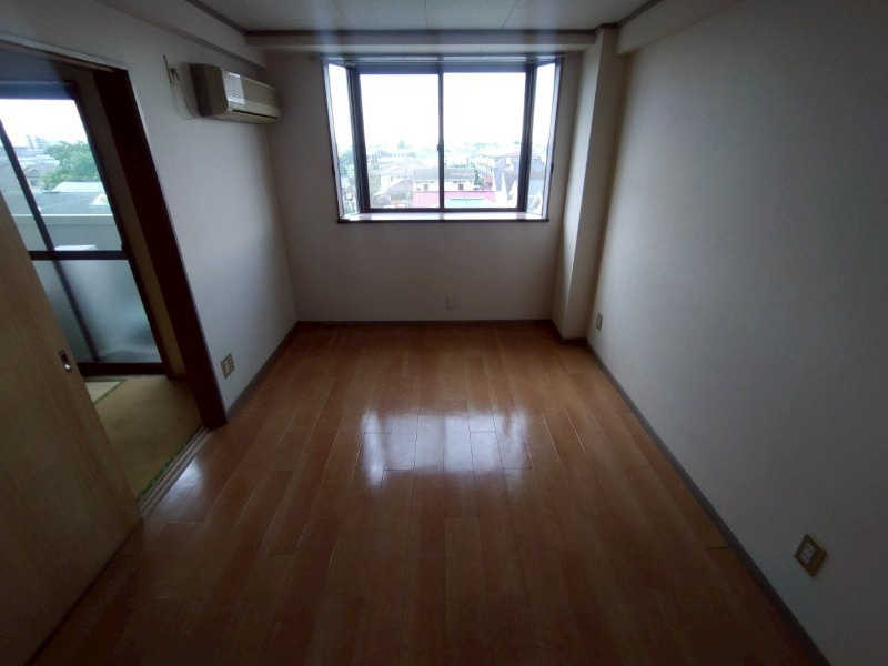 メゾンドールの居間・リビング