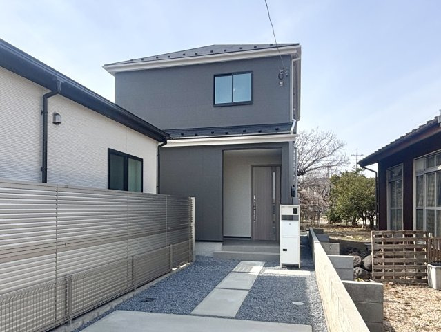 【新築戸建】玉村五料24-1期の外観|■外観（1号棟）|シンプルで洗練されたデザインは住まう人の色に染まり、個性を映し出します♪本日見学可能(*＾＾*)