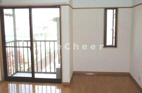 メゾンラプーペの居間・リビング