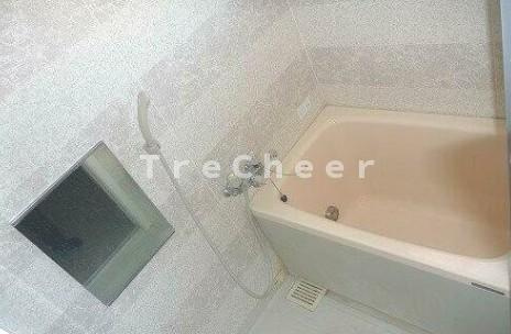 メゾンラプーペの浴室