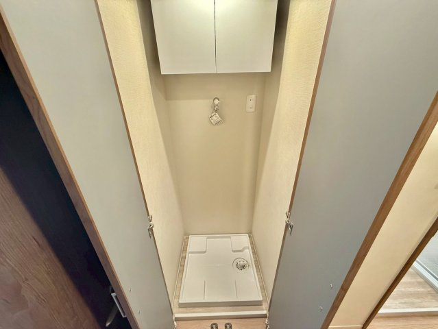 代々木第二コーポラスのランドリースペース|室内洗濯機置き場あり！

現地ご見学希望・資料請求などお気軽にお問い合わせ下さい！
03-5990-5201