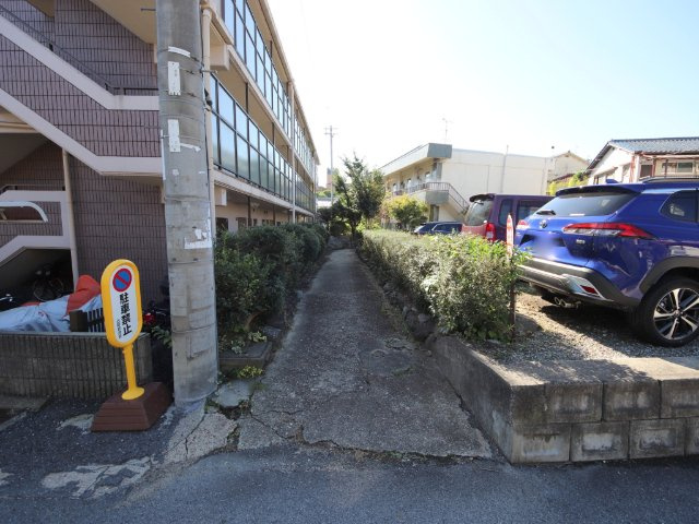 西有紀マンションのエントランス