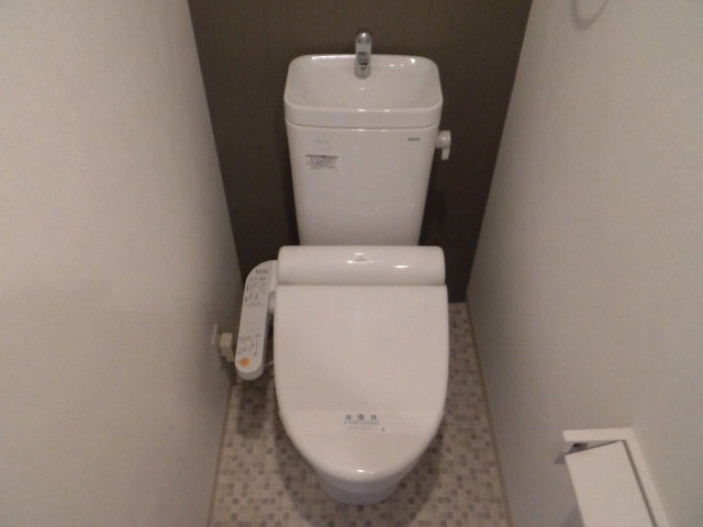 【トイレ】 | 洗浄付き温座トイレです
