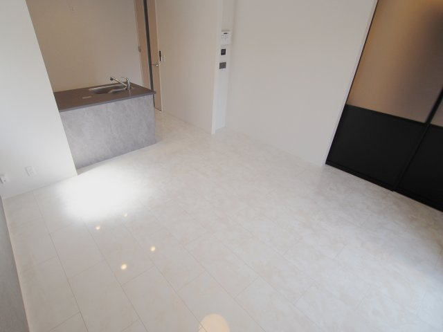 ファミールMNKの居間・リビング