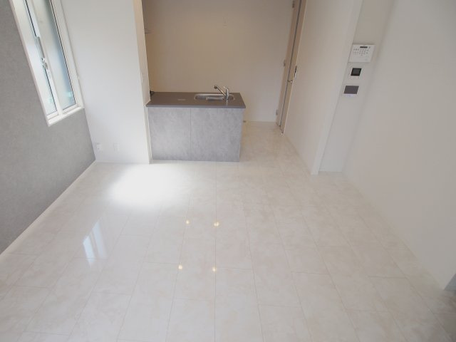 ファミールMNKの居間・リビング