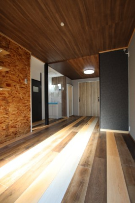 【居間・リビング】 | 草尾戸建