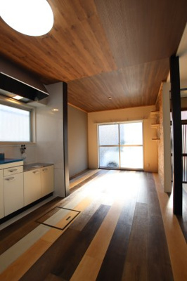 【居間・リビング】 | 草尾戸建