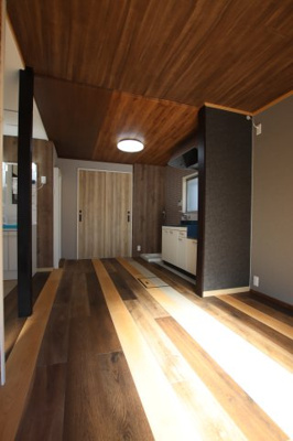 【居間・リビング】 | 草尾戸建