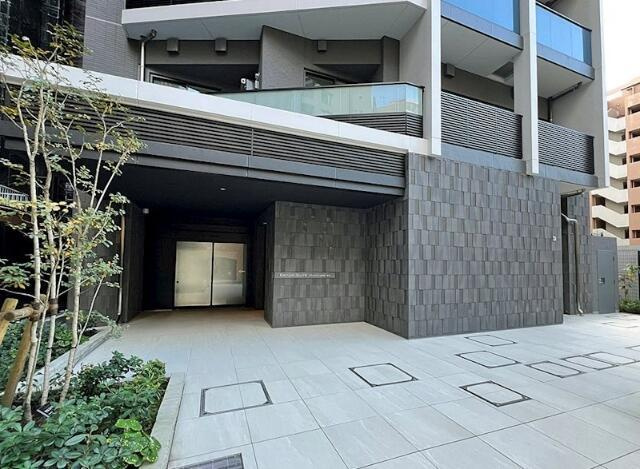 港区六本木３丁目の賃貸マンションのエントランス| 