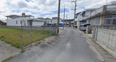 【前面道路含む現地写真】 | うるま市石川4期（全2棟）1号棟 | ※北西側公道4.5m～5.5m♪