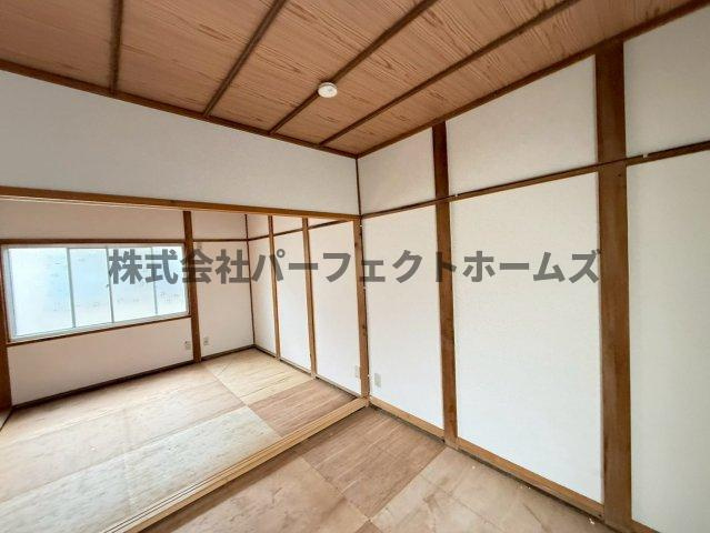 葛原新町戸建　賃貸の居間・リビング|こちらのリビングで趣味の時間をお楽しみください