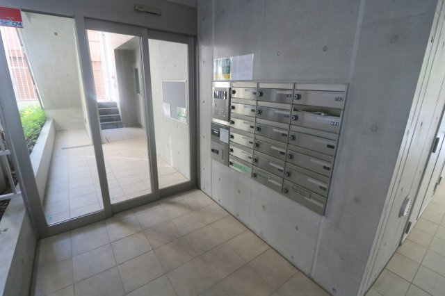 【エントランス】