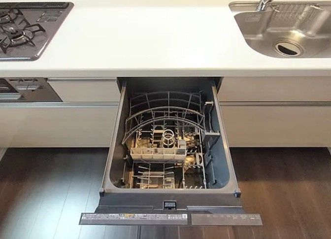 【中古】川越市福田築浅中古住宅のキッチン|食器洗い乾燥機付きで家事の負担も軽減♪