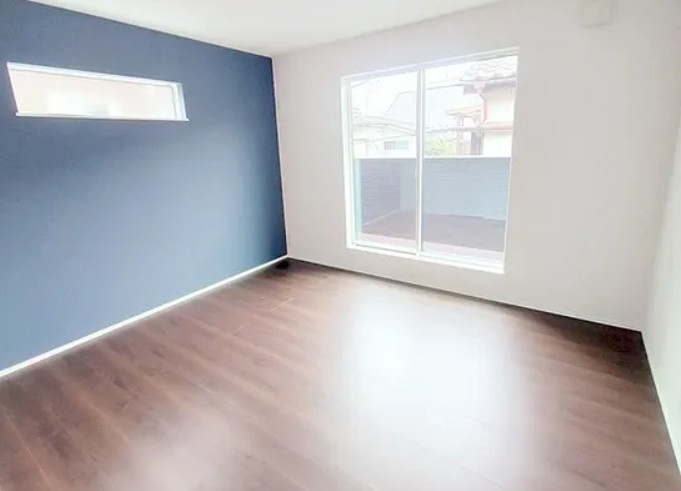 【中古】川越市福田築浅中古住宅の洋室|2F 7.25帖洋室です！バルコニーに面しております☆