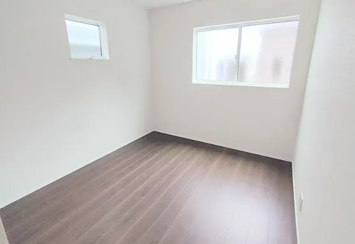 【中古】川越市福田築浅中古住宅の洋室|2F南 5.2帖洋室です♪