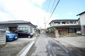 【前面道路含む現地写真】 | 鹿沼市東町　中古戸建 | 〇前面道路〇
東側前面道路幅員4.0ｍ