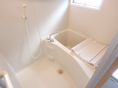【浴室】 | 門戸岡田町テラスハウス | きれいなお風呂です