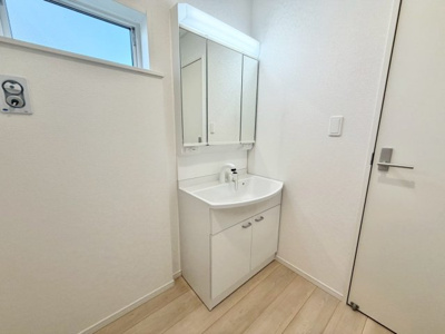 【独立洗面台】 | 銚子市松本町5丁目2号棟 | 即日見学も可能です。お気軽にお問合せ下さい。（ＴＥＬ：０４７６－３７－３８８８）