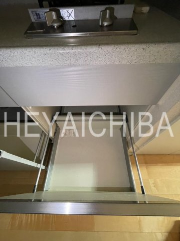 ラグジュアリーアパートメント三ノ輪のキッチン|キッチン下収納